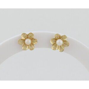 14k Yellow Gold Freshwater Seed Pearl Flower Earrings Stud Post 3/8"